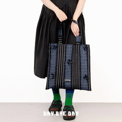 DAY BYE DAY条纹托特包女新款大容量单肩通勤百搭格子流苏立体花