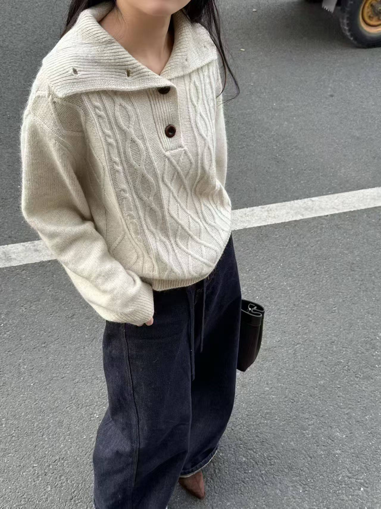 半高翻领纽扣设计麻花菱形格套头浣熊羊绒衫复古浣熊羊绒毛衣