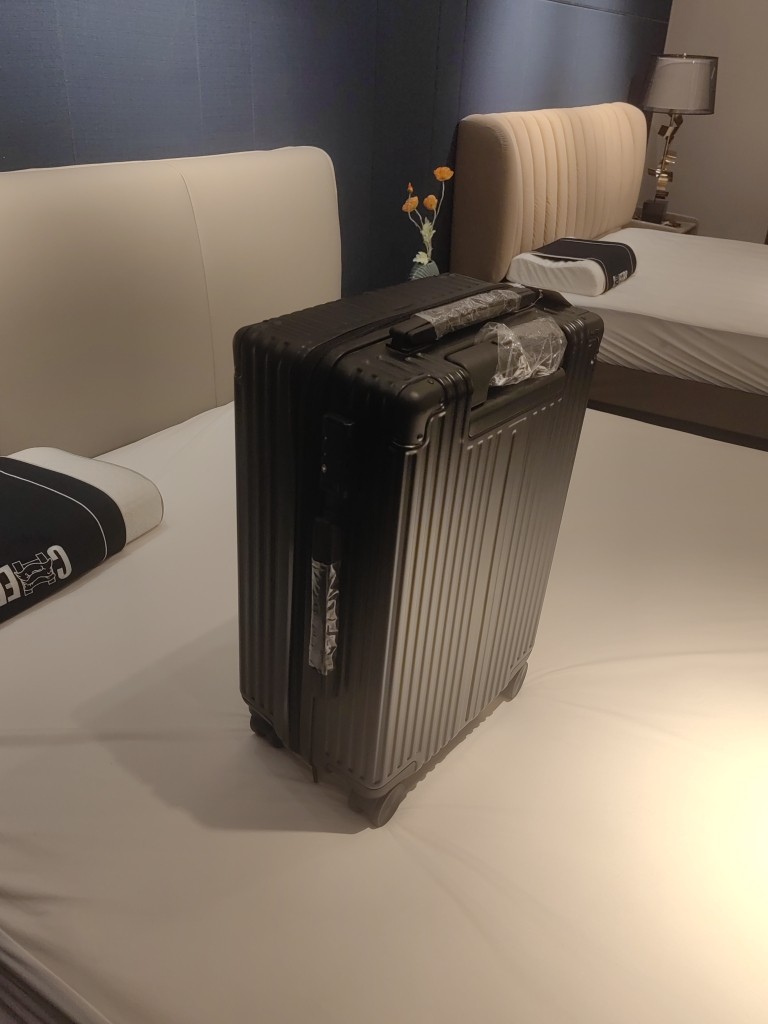 芝华仕头等舱拉杆箱德国拜耳PC+ABS材质耐磨防刮多档可调节合金杆