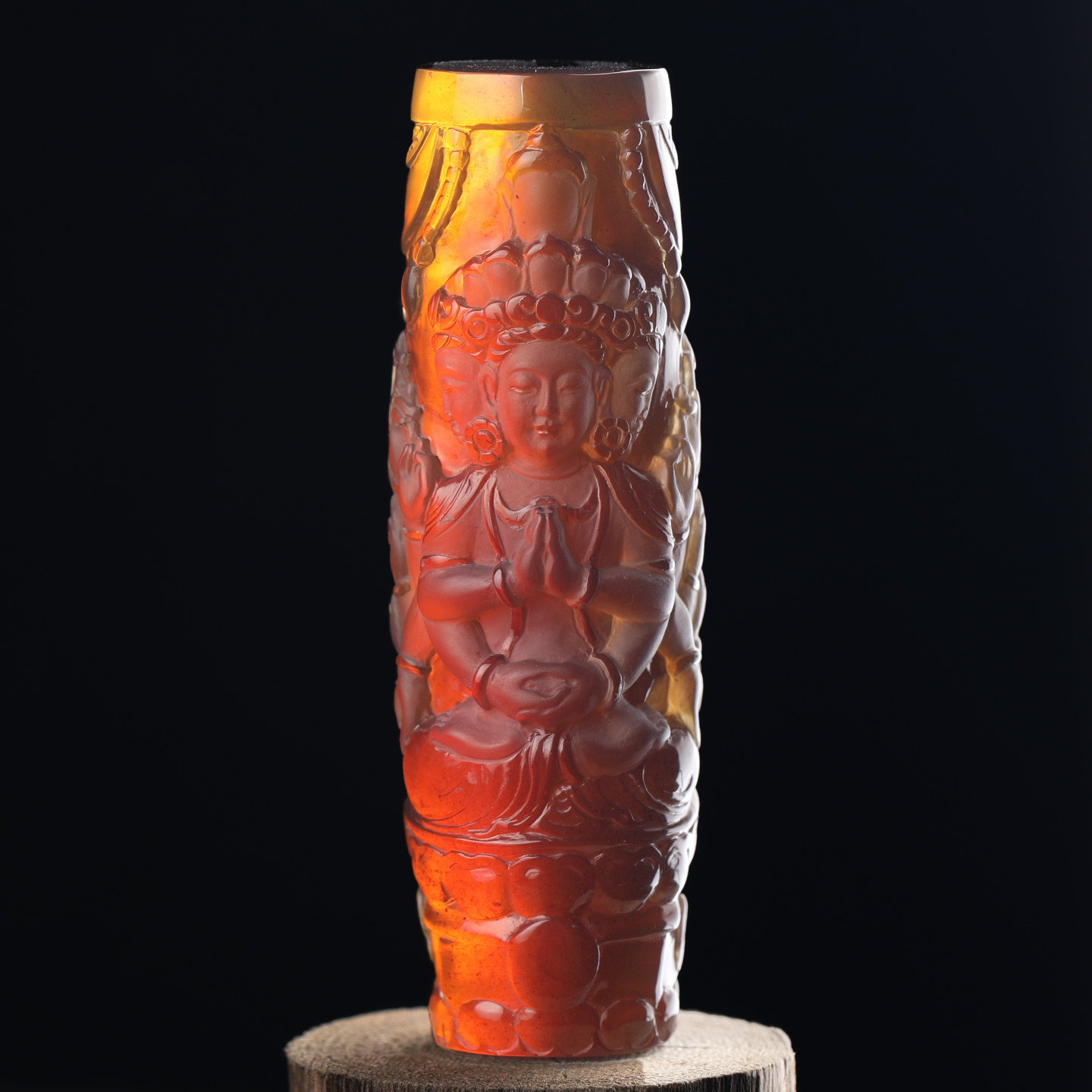 万福天然缅甸琥珀红蜜手工精雕千手观音桶珠款精品文玩配饰吊坠