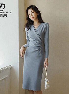 气质蓝色设计感包臀裙时尚通勤修身纯色连衣裙女交叉v领高腰显瘦