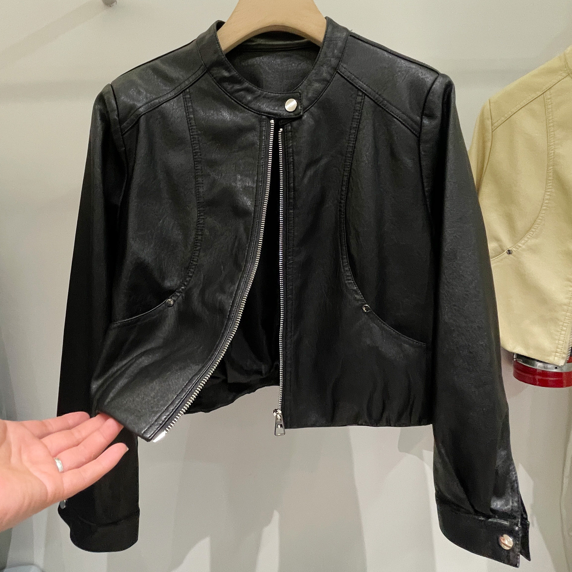 皮衣外套女2026春季新款韩系休闲百搭圆领拉链短款显瘦夹克上衣潮,女装/女士精品,皮衣,淘宝优惠券,粉丝福利购,淘宝优惠卷