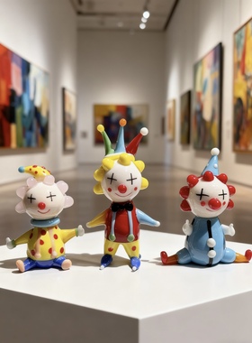 马戏团玩偶汽车小摆件车内饰品办公桌装饰车载现代简约风情绪