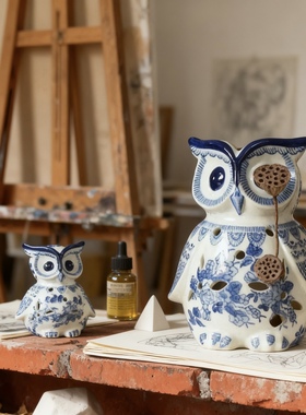 自然主义青花瓷猫头鹰香薰炉家居办公室可爱红色猫头鹰陶瓷雕塑