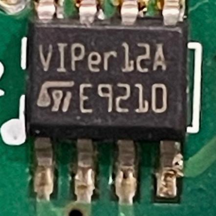 VIPER12A VIPER12ASTR-E SOP-8 VIPER22AS 开关电源芯片 贴片进口