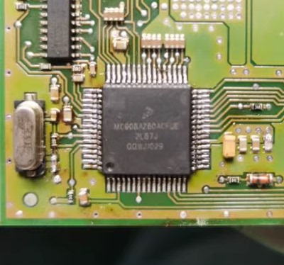 MC908AZ60ACFUE QFP64汽车电脑板芯片 进口原装现货