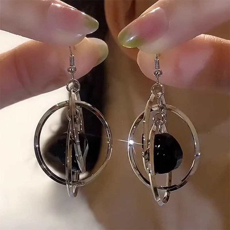 HEY TAO复古黑色水晶几何圈圈耳环女轻奢高级感耳饰独特气质耳钉