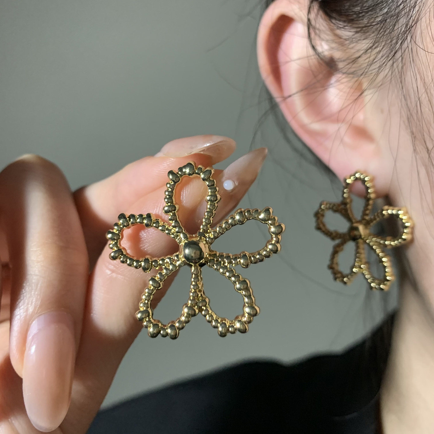 HEY TAO复古镂空金属花朵耳环女独特小众设计感耳钉轻奢气质耳饰