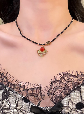 HEY TAO复古红色吊坠串珠项链女款小众设计高级感锁骨链配饰颈链