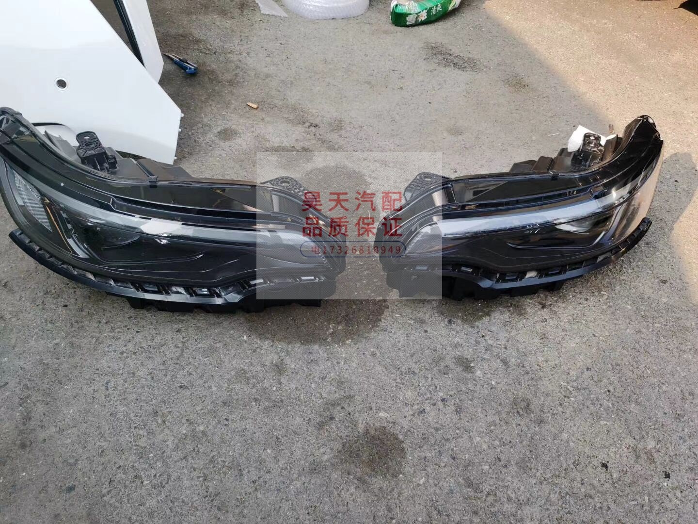 适用于JEEP吉普自由光K4KL大灯总成自由光大灯总成大灯灯泡疝气包