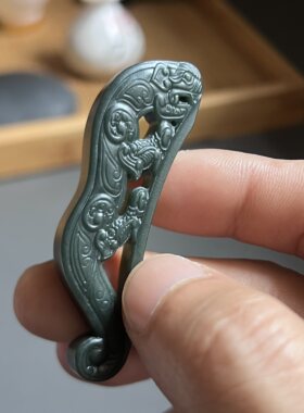 新疆和田玉螭龙吊坠黑青仿古玉佩