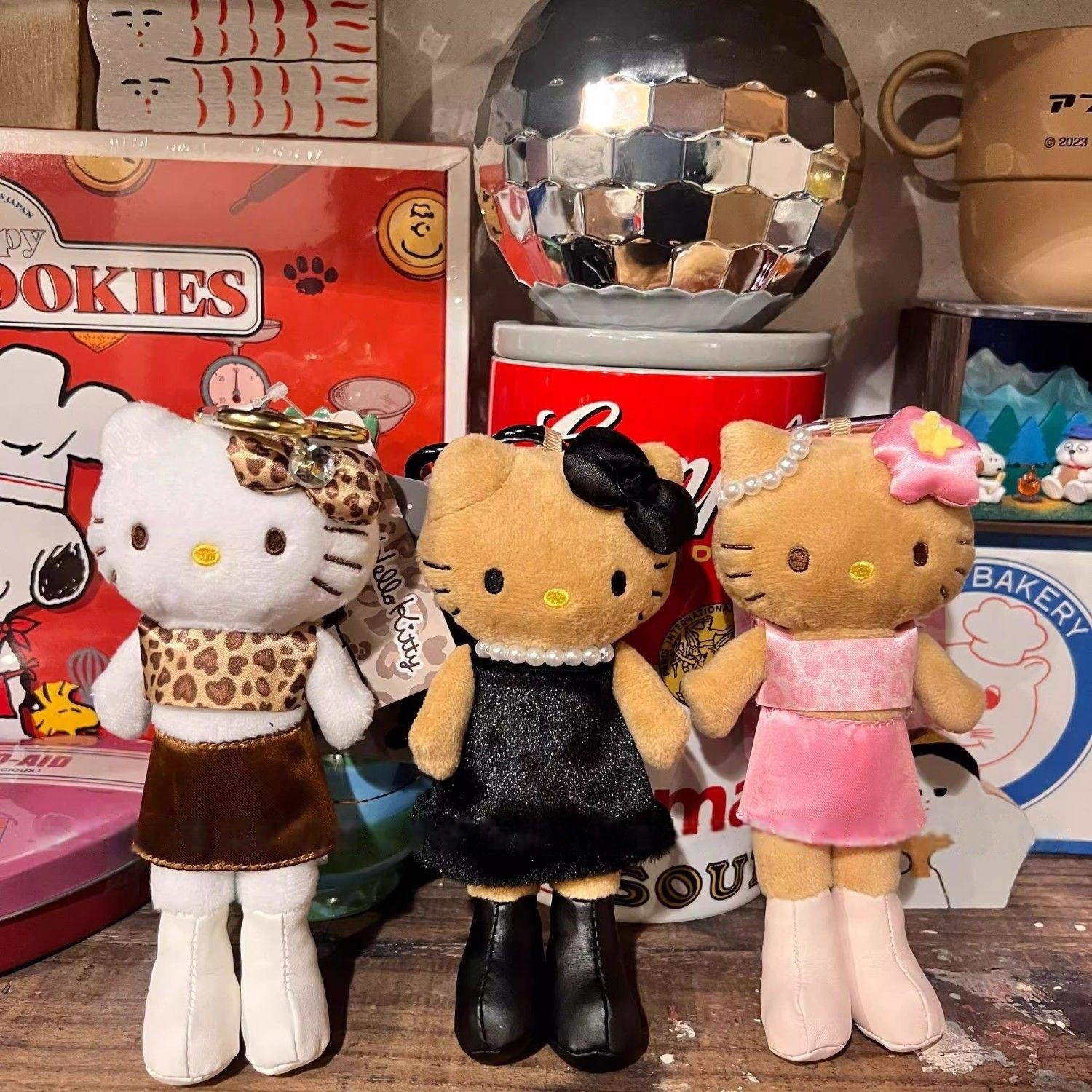 辣妹新款豹纹黑皮hellokitty长腿挂件kt猫废土风背包钥匙扣挂饰