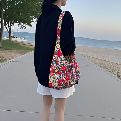 章若楠同款碎花帆布包