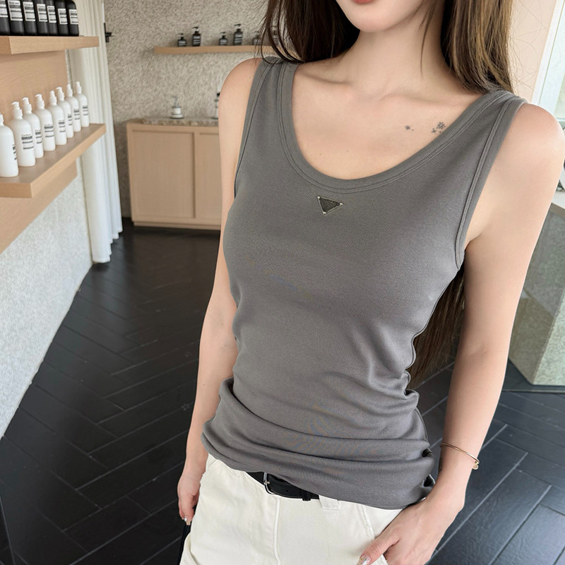 VicxxClothing出品女装春夏新款铁牌三角标弹力百搭纯色吊带背心