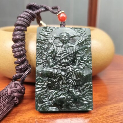 天然泰山玉真武大帝玉坠玄天上帝 碧玉玄武荡魔天尊吊坠挂件