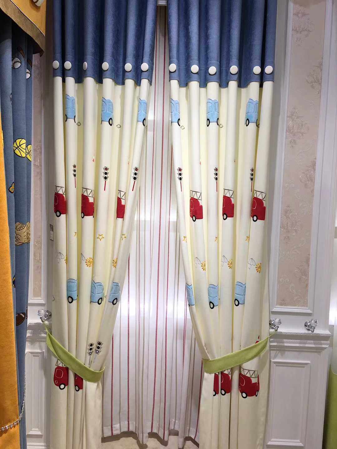 雪芙绒拼接绣花卡通儿童房定制成品窗帘