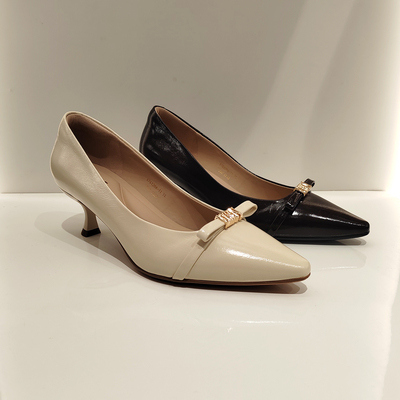 KISSCAT接吻猫女鞋2026春新款浅口尖头高级感通勤单鞋 K76120A-11