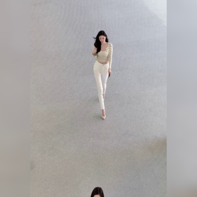 自然牛仔裤铅笔裤常规修身夏季薄款女士白色百搭休闲日常牛仔长裤