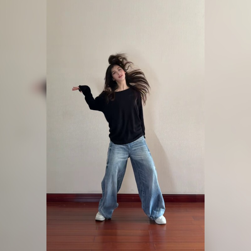 自然材质舒适常规款阔腿牛仔裤简约百搭时尚新款休闲女裤