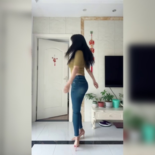 高腰自然牛仔裤铅笔裤修身日常百搭款女士休闲舒适牛仔长裤子