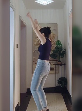自然风浅色牛仔铅笔裤显瘦百搭
