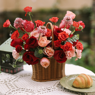 韩式 手提花篮红色郁金香粉蝴蝶粉松虫乔迁开业送长辈西安同城配送