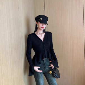 Nancy小景 慵懒腔调 轻奢树皮纹羊毛蕾丝 提花微镂空荷叶边上衣