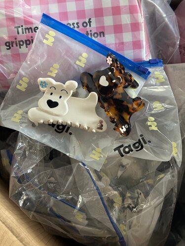 小狗抓夹鲨鱼夹