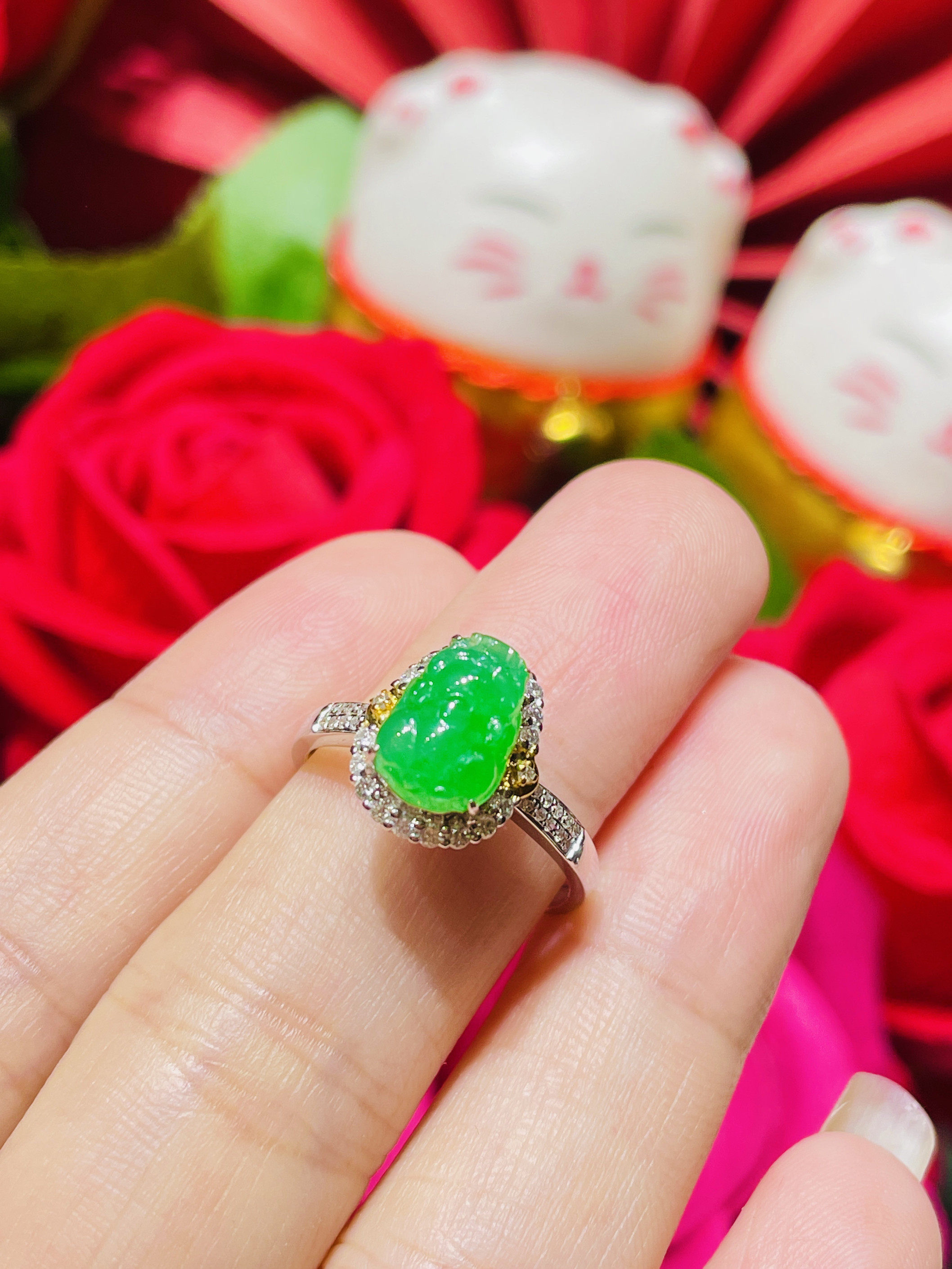 缅甸翡翠正品A货 满色辣阳绿貔貅戒指 镶嵌18k金钻石大气上档次