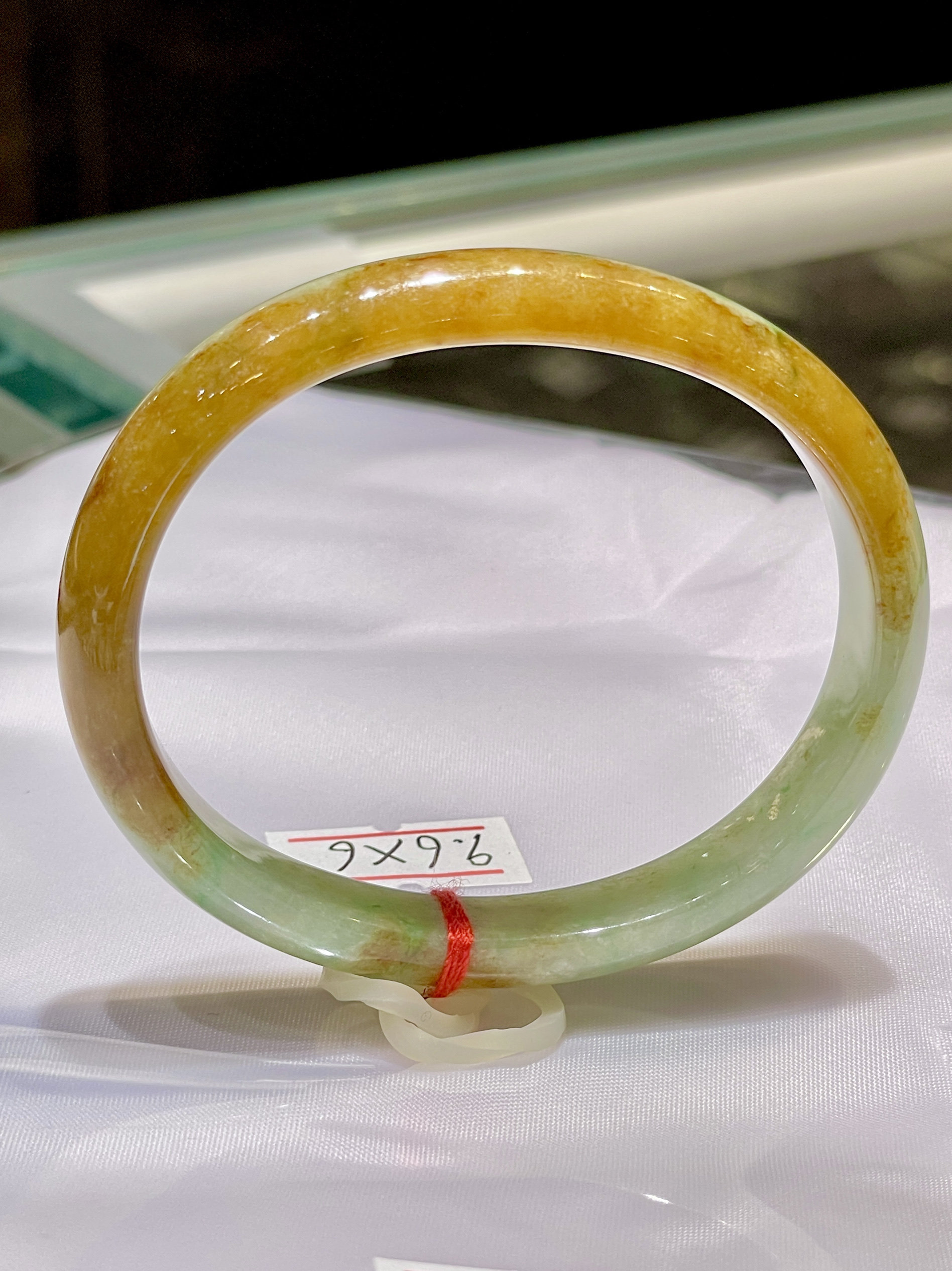 天然缅甸翡翠A货正品 冰种飘黄翡55圈口贵妃手镯上手时尚大气新颖