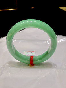 百搭好看大方 时尚 缅甸翡翠A货正品 冰种水润满绿55圈口正圈手镯