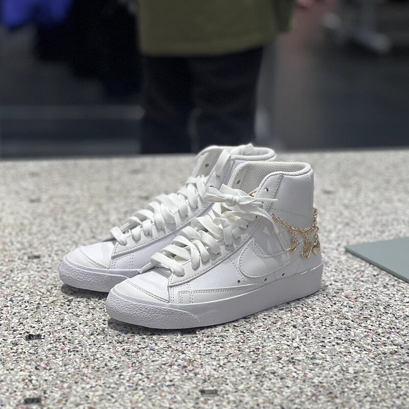 Nike耐克Blazer Mid '77女纯白复古休闲高帮板鞋DM0850/CZ4627
