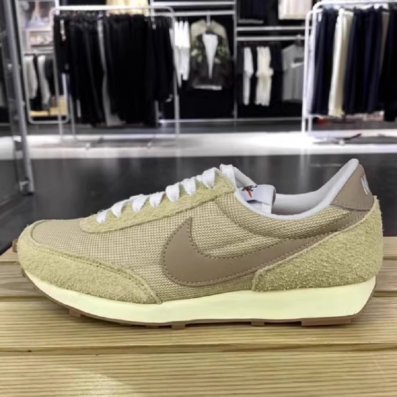 Nike耐克女子DBREAK复古华夫高桥盾运动休闲跑步鞋DX0751-700