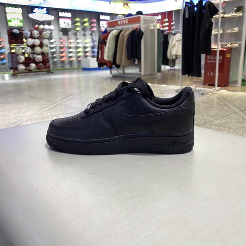 Nike耐克 Air Force 1女款米绿色空军一号低帮板鞋DD8959