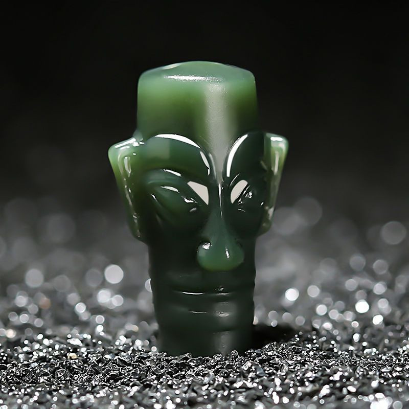 和田玉三星堆人面像吊坠男女青玉