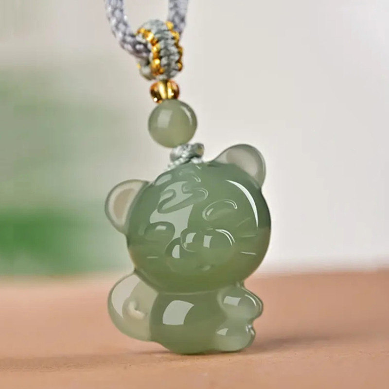 和田玉生肖虎吊坠卡通可爱生肖虎