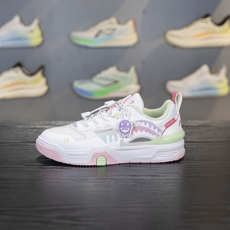 李宁夏季轻便透气休闲鞋