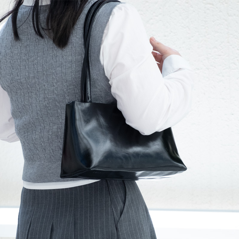 韩国新款小众设计真皮女包单肩手提通勤包日常休闲出行包流行女士