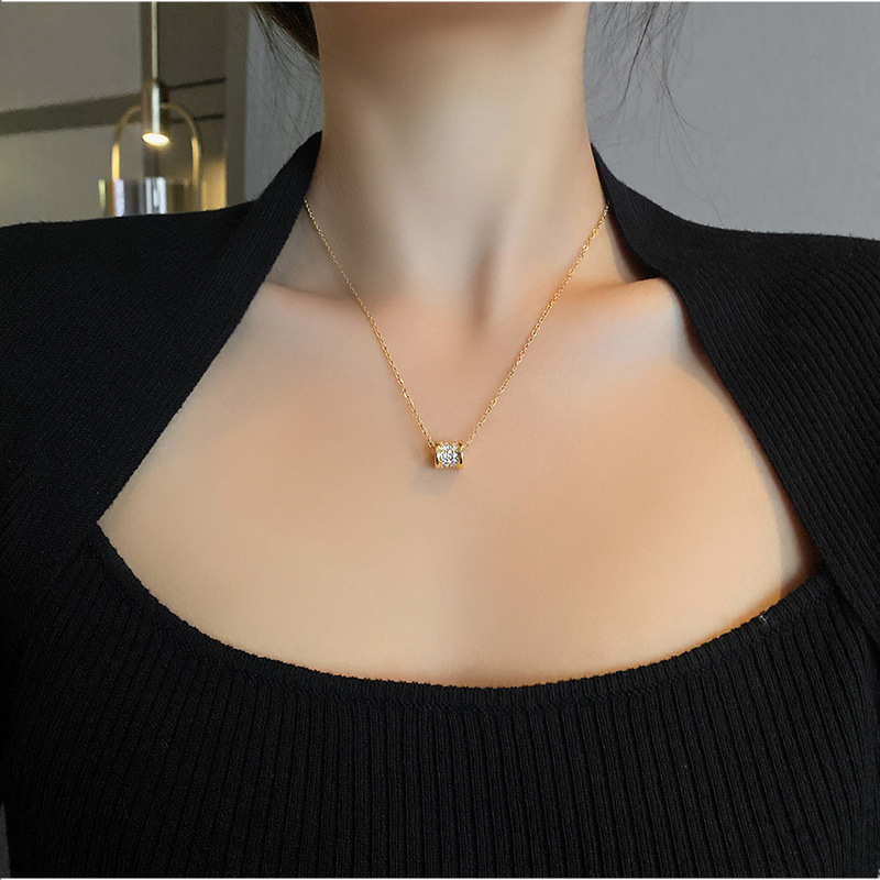 满天星小蛮腰项链女高级感轻奢锁骨链短款小众设计毛衣链配饰品