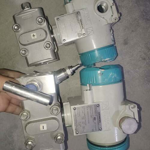 可议价变送器7MF4433-1ca02-2DB6-Z两台，成