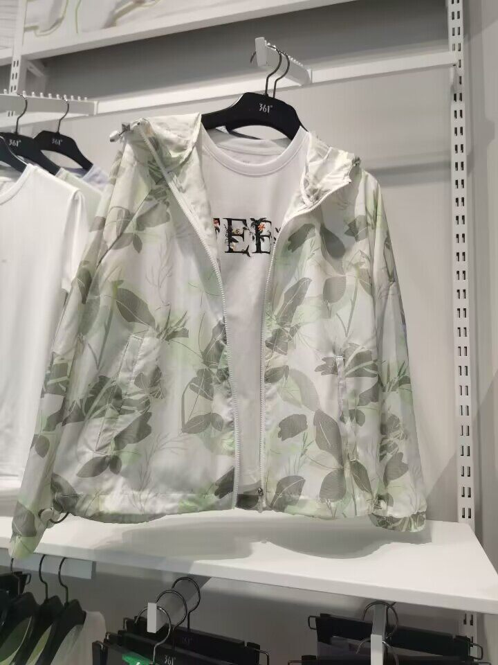 361 여성의 피부 의류 2023 여름 새로운 싱글 윈드 브레이커 인쇄 얇은 통기성 스포츠 자켓 여성을위한 태양 보호 의류