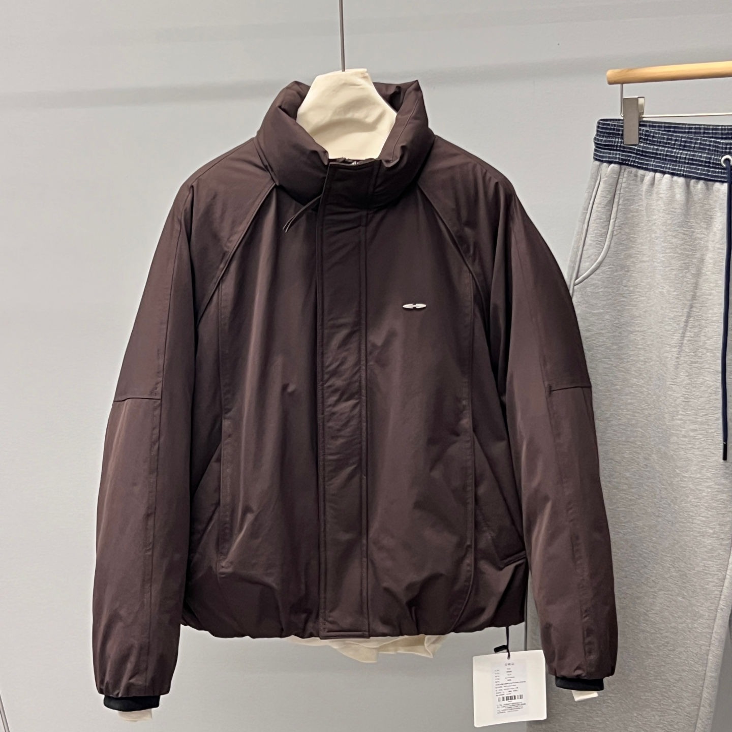 2025冬季轻运动风立领羽绒服