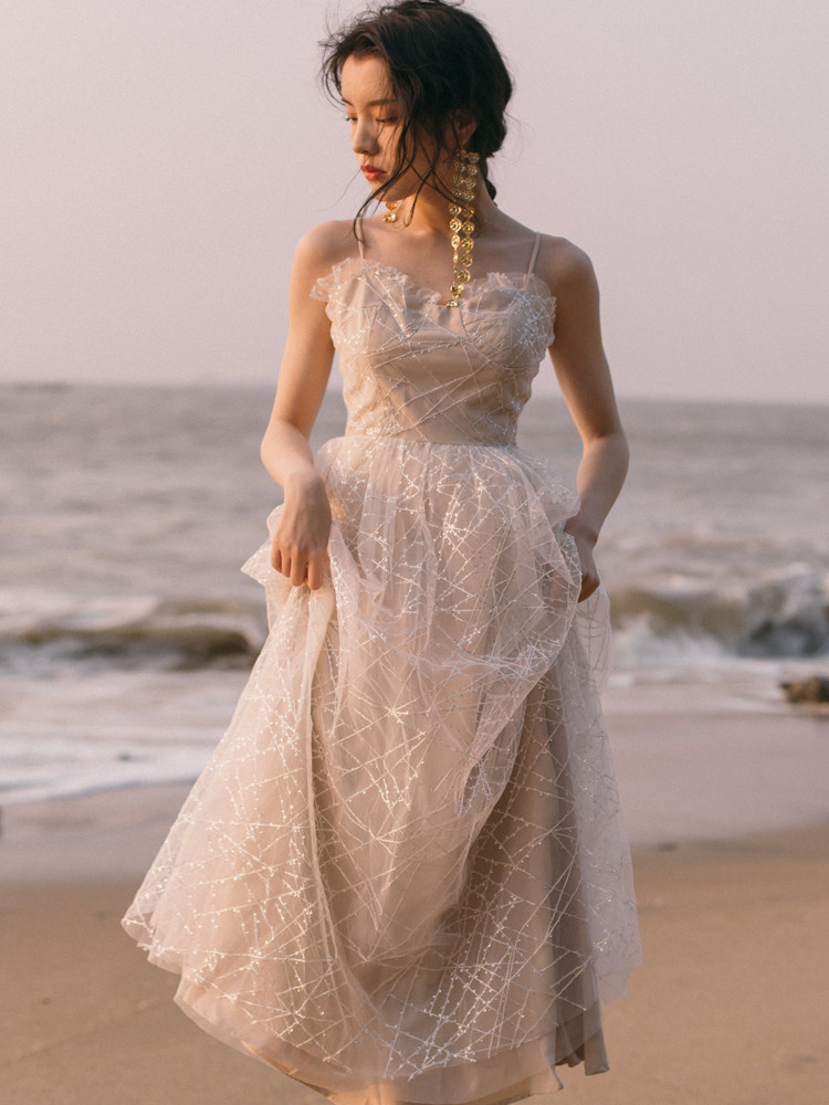 魅影仙女超仙小礼服2020年约会战裙海边度假长裙亮片吊带连衣裙夏