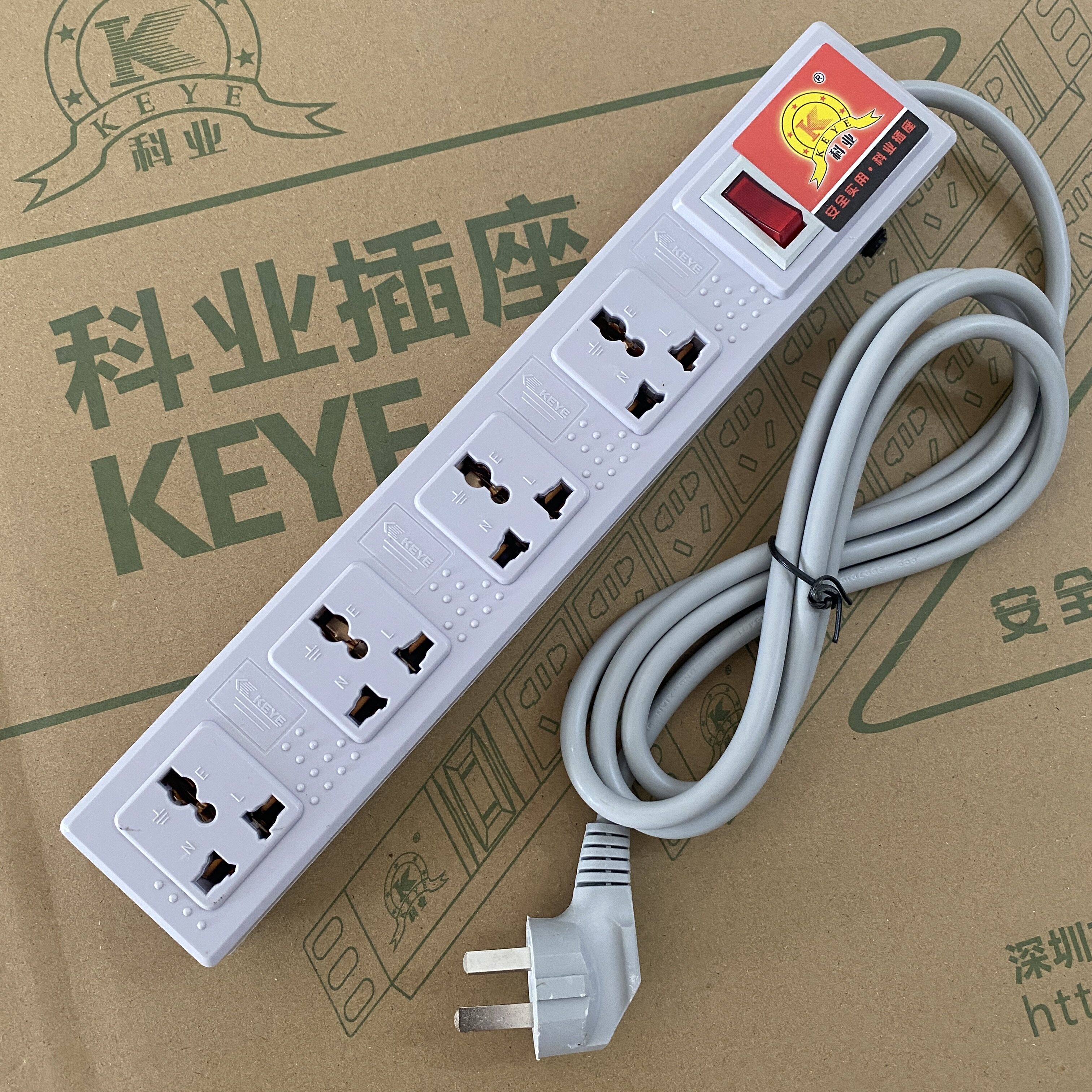 科业插座9504四位总开关插座工厂流水线测试设备供电专用机柜插座