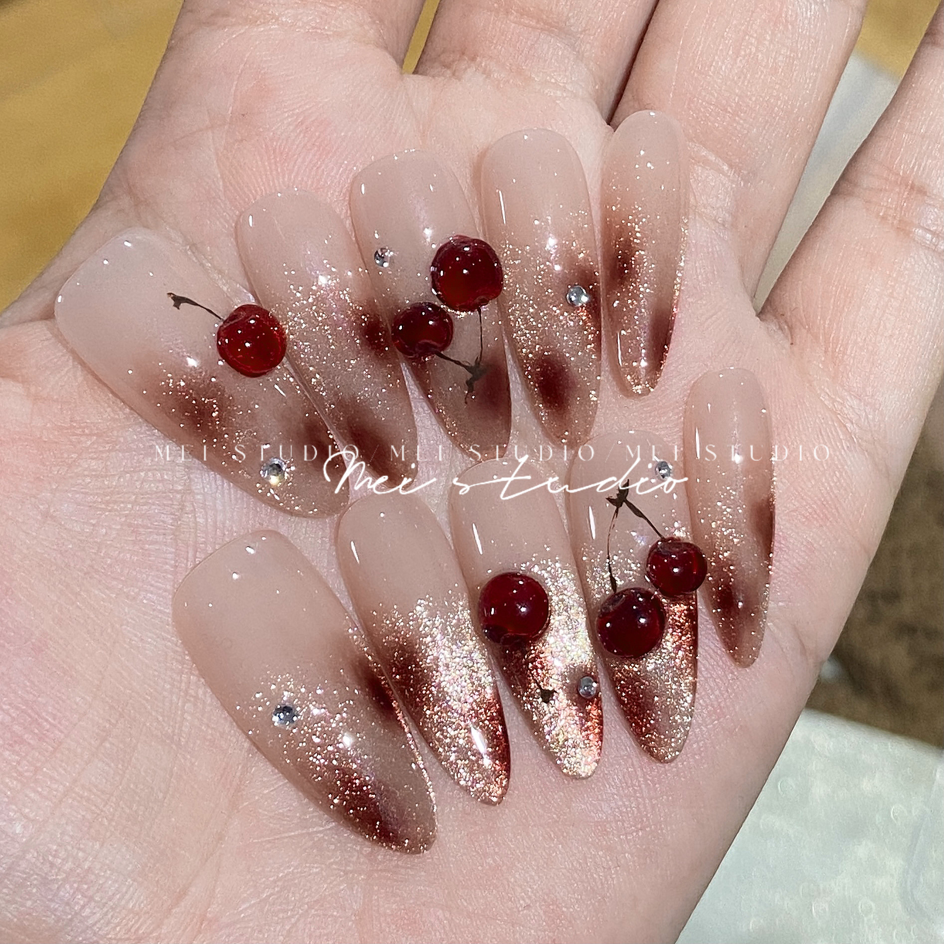 琥珀樱桃｜红棕色晕染车厘子立体猫眼裸色美甲显白手工定制穿戴甲