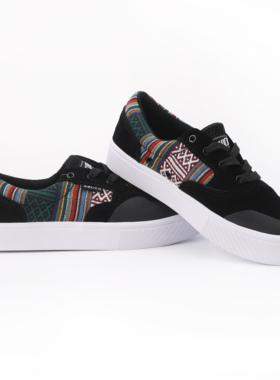 几朱可001B爆米花减震翻毛皮耐磨夏款透气红花白底初学专业滑板鞋