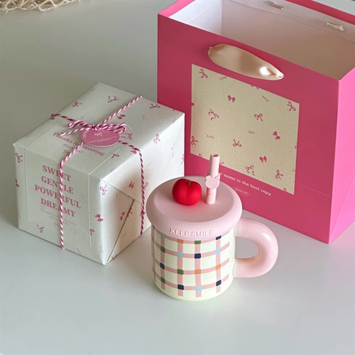 粉色撞色带盖马克杯咖啡水杯