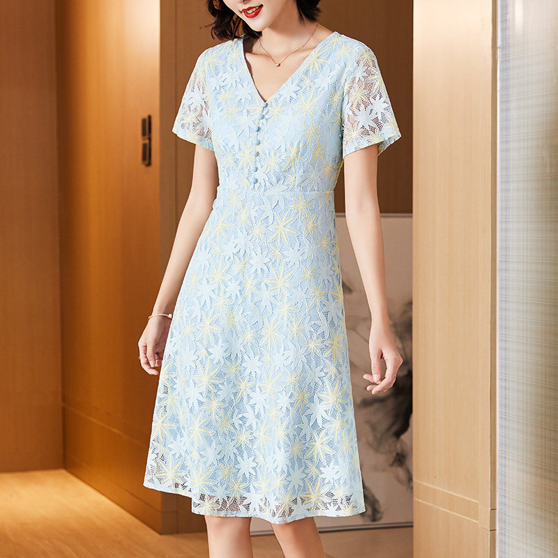 伊自尚大码女装2020年胖mm夏装气质蕾丝仙女裙洋气显瘦遮肉连衣裙