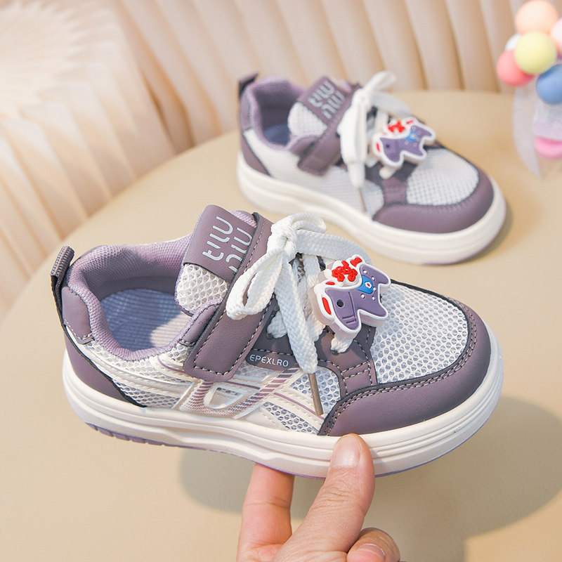 儿童透气网面板鞋男女童2026夏季新款紫色系宝宝卡通小马软底防滑