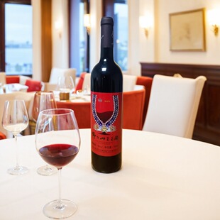 广西都安瑶岭野生山葡萄酒甜红8度单瓶特价